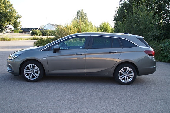 Opel Astra 2 of 30