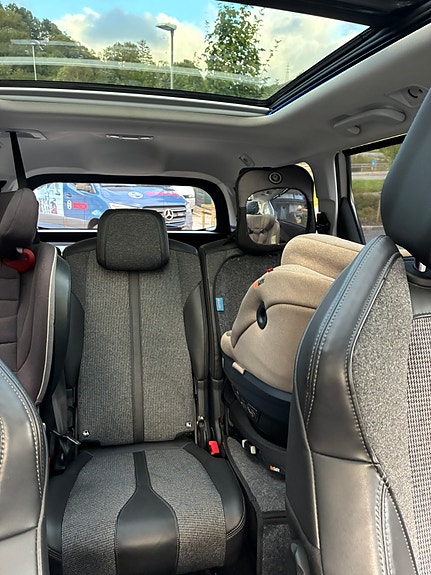 Peugeot 5008 2 of 30