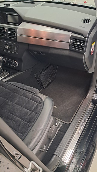 Mercedes-Benz GLK220 15 of 17