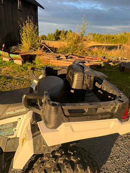 Polaris Sportsman X2 570 8 of 20