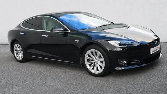 Tesla Model S 3 of 30