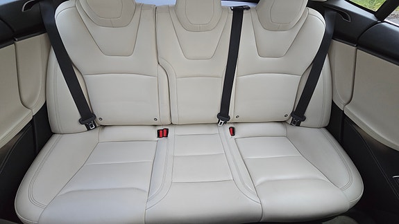 Tesla Model S 22 of 30
