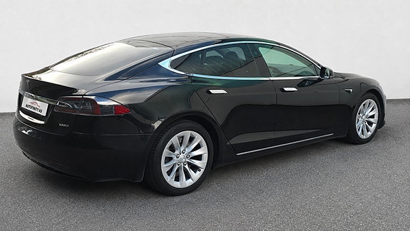 Tesla Model S 8 of 30