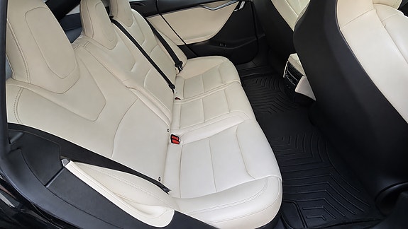 Tesla Model S 19 of 30