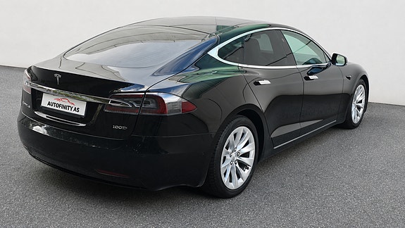 Tesla Model S 7 of 30