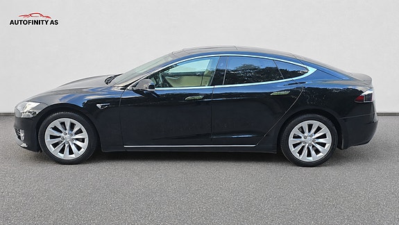 Tesla Model S 2 of 30