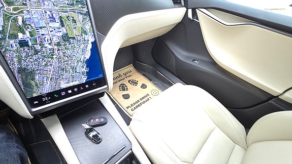 Tesla Model S 13 of 30