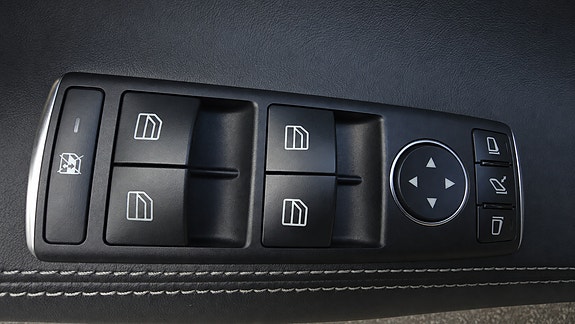 Tesla Model S 23 of 30