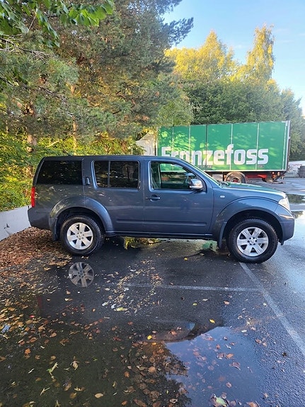 Nissan Pathfinder 4 of 19