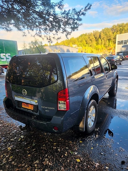 Nissan Pathfinder 6 of 19