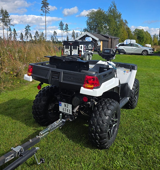 Polaris Sportsman X2 570 7 of 10