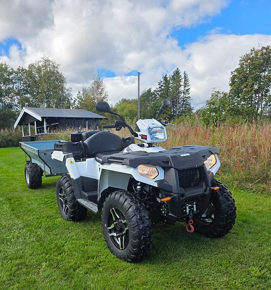 Polaris Sportsman X2 570 2 of 10
