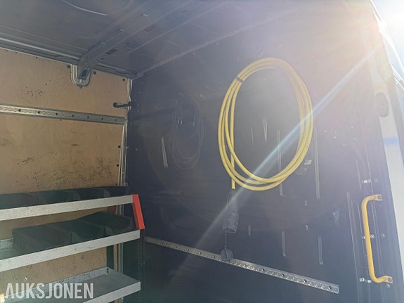 Volkswagen Crafter 13 of 30