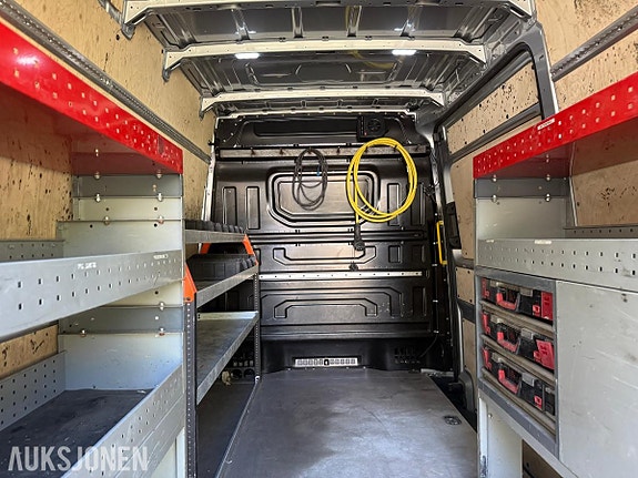 Volkswagen Crafter 18 of 30