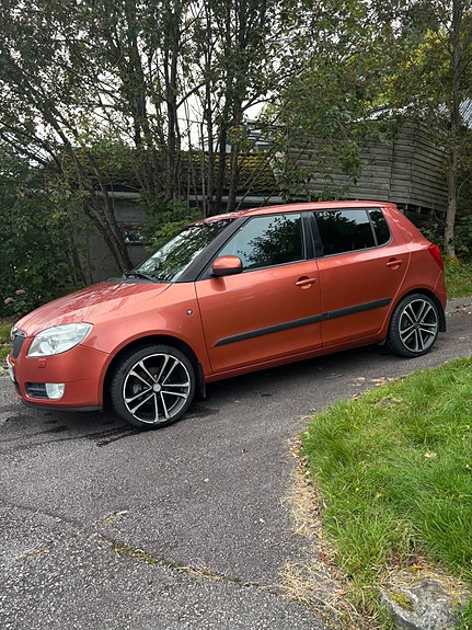 Skoda Fabia 2 of 9
