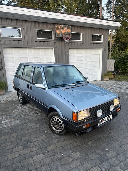 Nissan Prairie 17 of 17