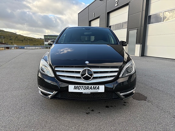 Mercedes-Benz B180 8 of 30