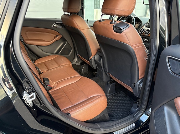 Mercedes-Benz B180 19 of 30