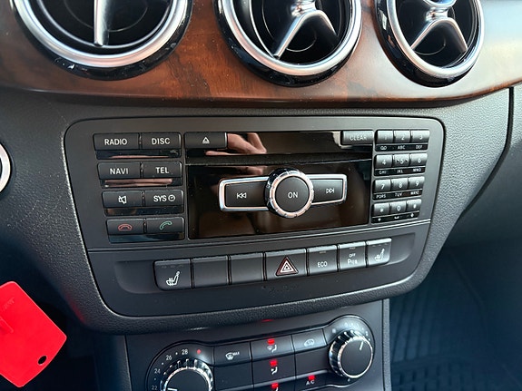 Mercedes-Benz B180 28 of 30