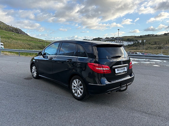 Mercedes-Benz B180 5 of 30