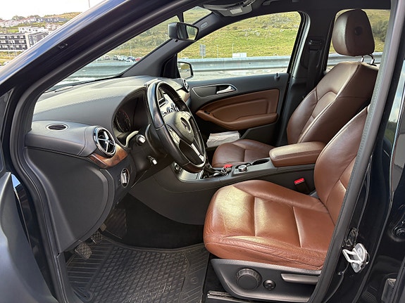 Mercedes-Benz B180 11 of 30