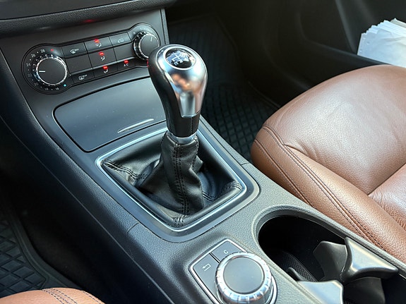 Mercedes-Benz B180 26 of 30