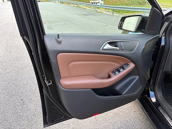 Mercedes-Benz B180 9 of 30