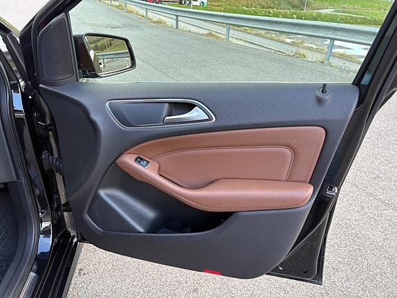 Mercedes-Benz B180 20 of 30