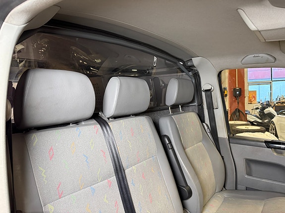 Volkswagen Transporter 26 of 30