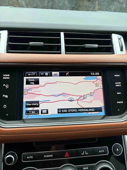 Land Rover Range Rover Sport 27 of 30