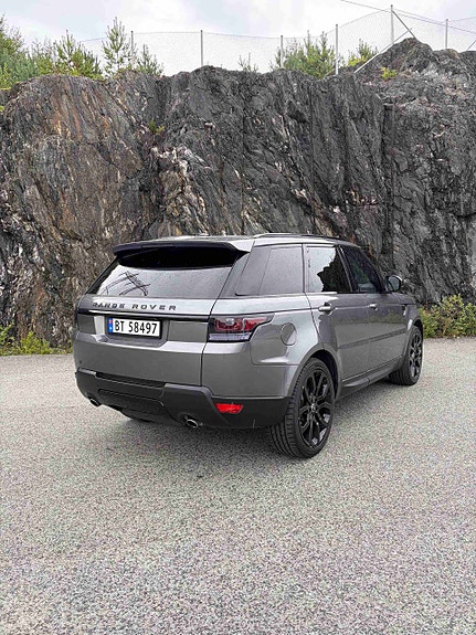 Land Rover Range Rover Sport 14 of 30
