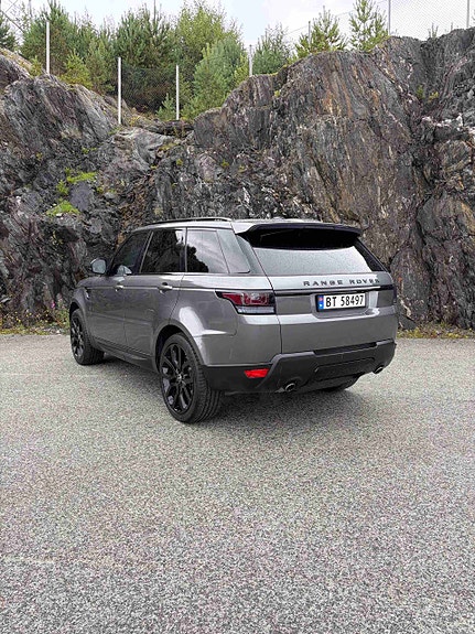 Land Rover Range Rover Sport 15 of 30