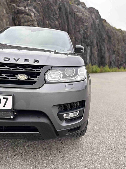 Land Rover Range Rover Sport 7 of 30