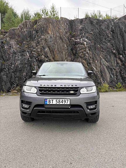 Land Rover Range Rover Sport 10 of 30