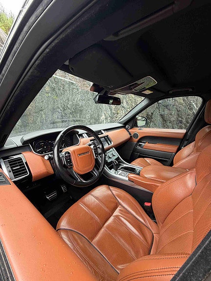 Land Rover Range Rover Sport 16 of 30