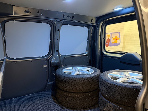 Volkswagen Caddy 26 of 30