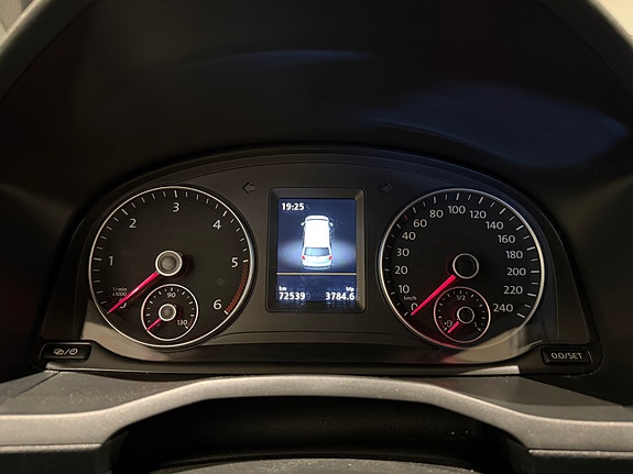 Volkswagen Caddy 18 of 30
