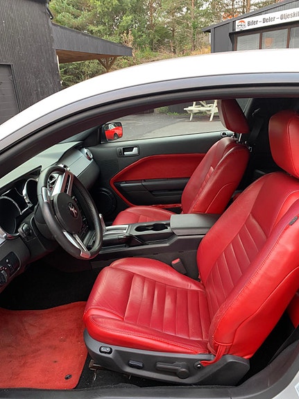 Ford Mustang 15 of 27