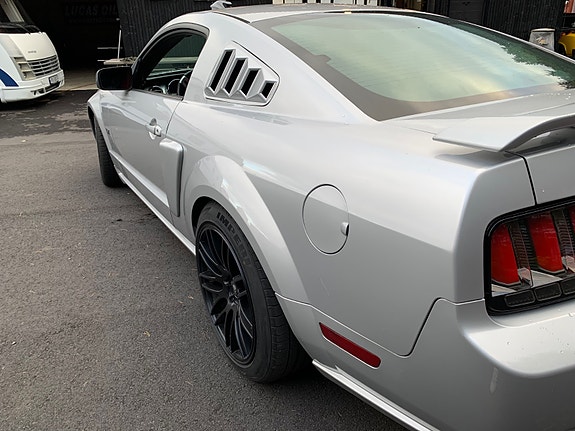 Ford Mustang 11 of 27
