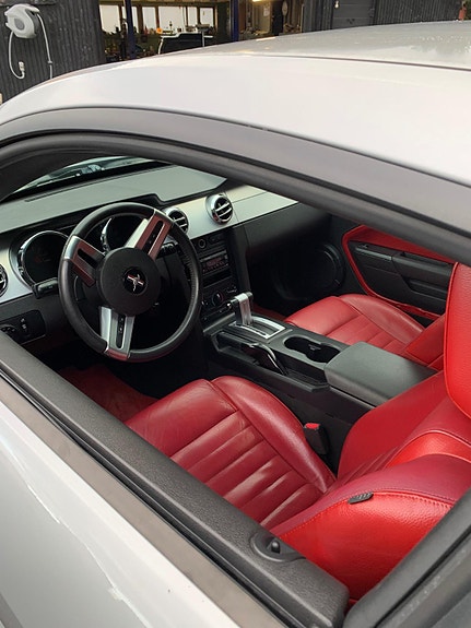 Ford Mustang 6 of 27