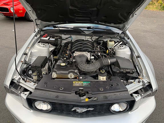 Ford Mustang 18 of 27