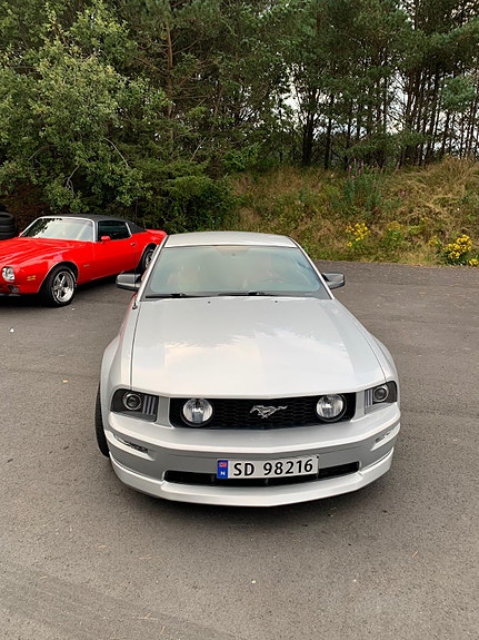 Ford Mustang 14 of 27