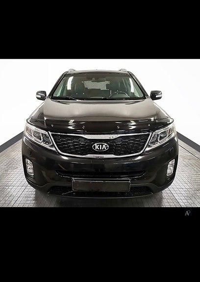 Kia Sorento 3 of 9