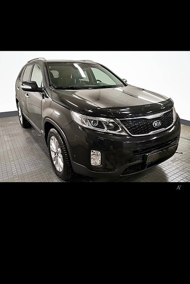Kia Sorento 2 of 9