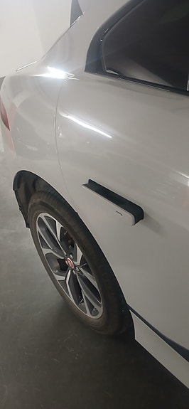 Jaguar I-PACE 5 of 6