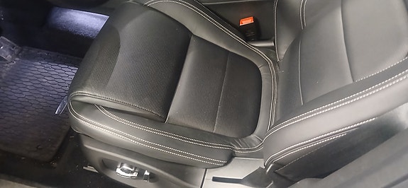 Jaguar I-PACE 6 of 6