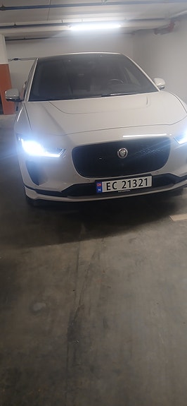 Jaguar I-PACE 3 of 6