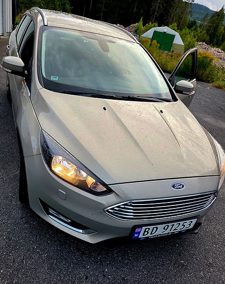 Ford Focus 2 of 7