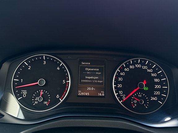 Volkswagen Amarok 29 of 29