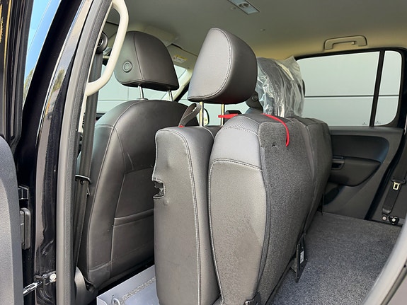 Volkswagen Amarok 18 of 29